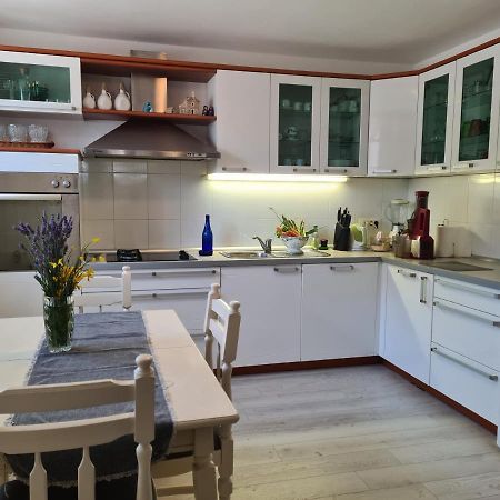 Apartmani Maretimo พรีมอชเตน ภายนอก รูปภาพ