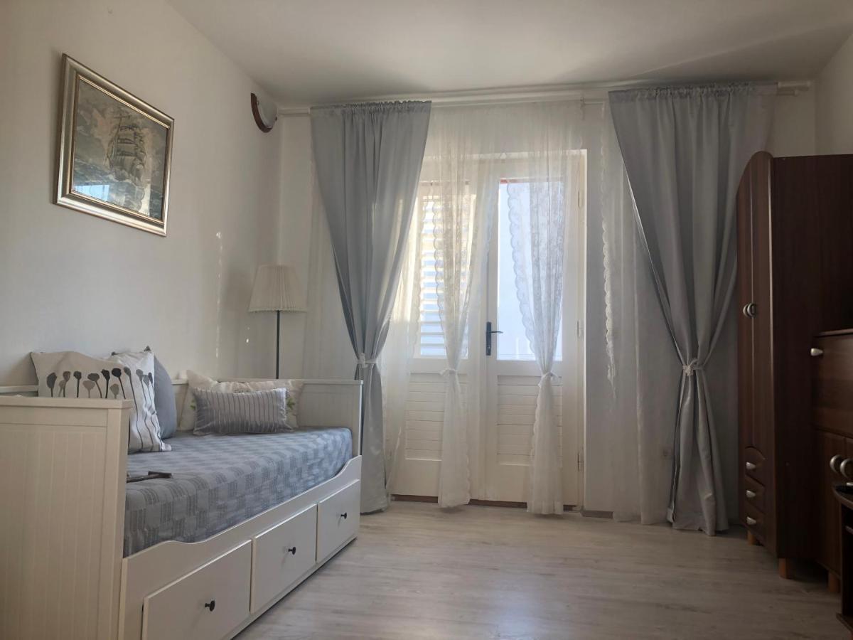 Apartmani Maretimo พรีมอชเตน ภายนอก รูปภาพ