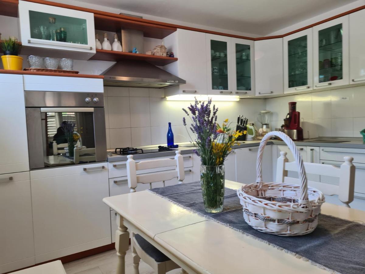 Apartmani Maretimo พรีมอชเตน ภายนอก รูปภาพ