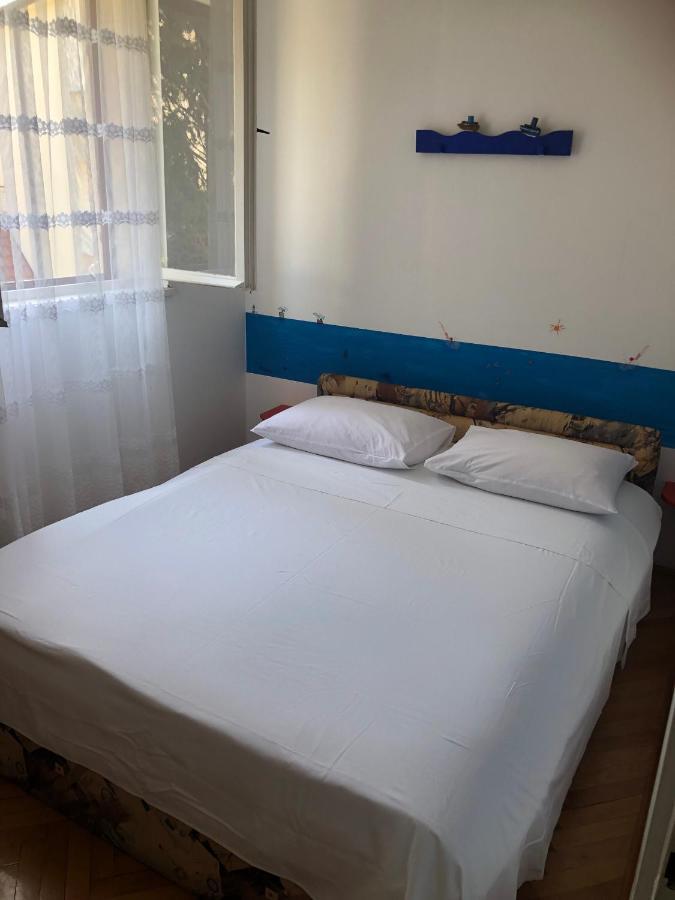 Apartmani Maretimo พรีมอชเตน ภายนอก รูปภาพ