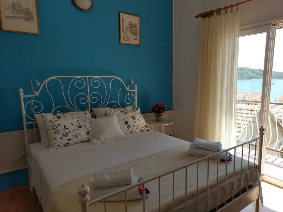 Apartmani Maretimo พรีมอชเตน ภายนอก รูปภาพ
